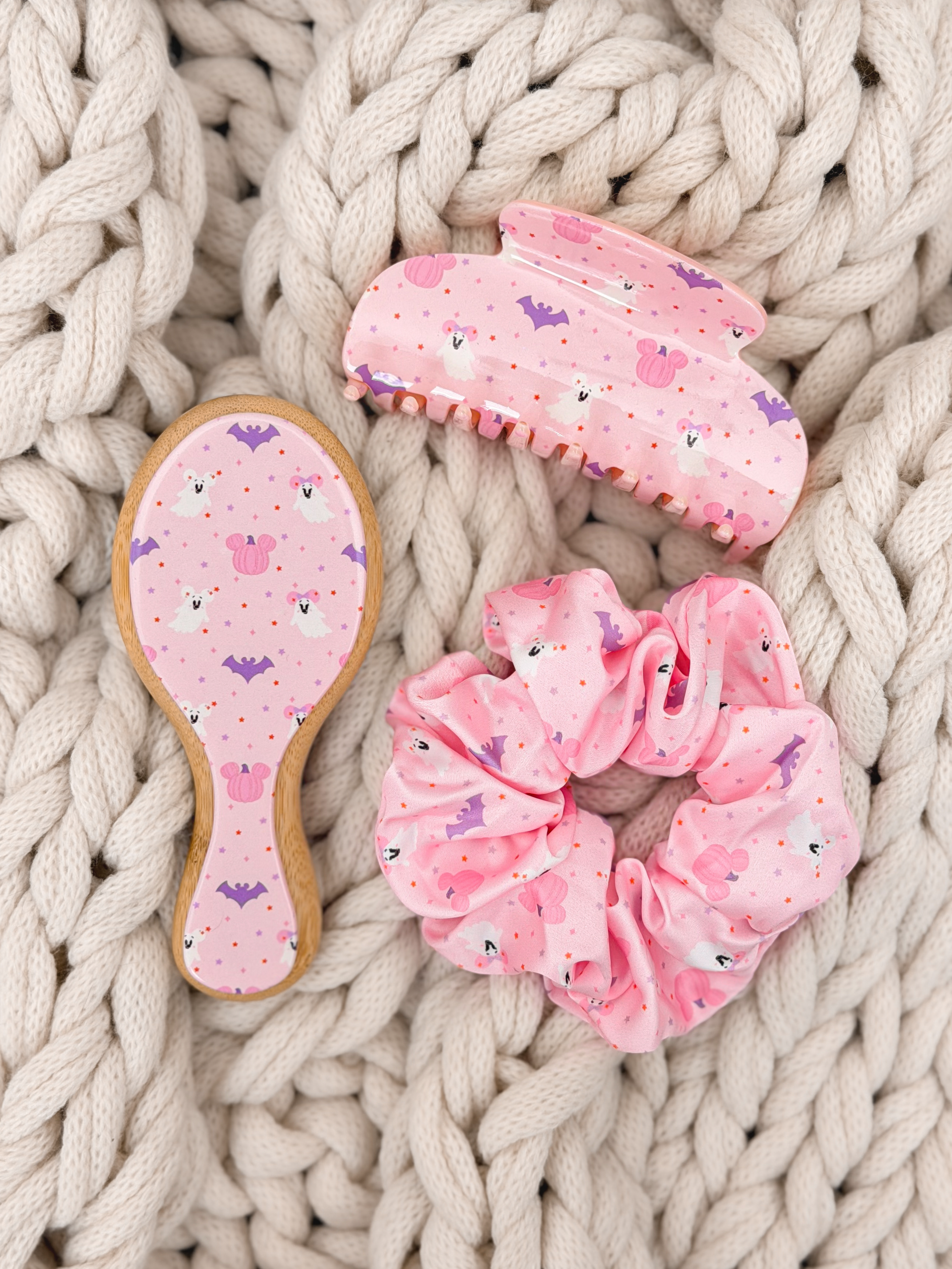 A Cutie Ghost ~ Halloween Collection ~ Claw, Scrunchie, Brush