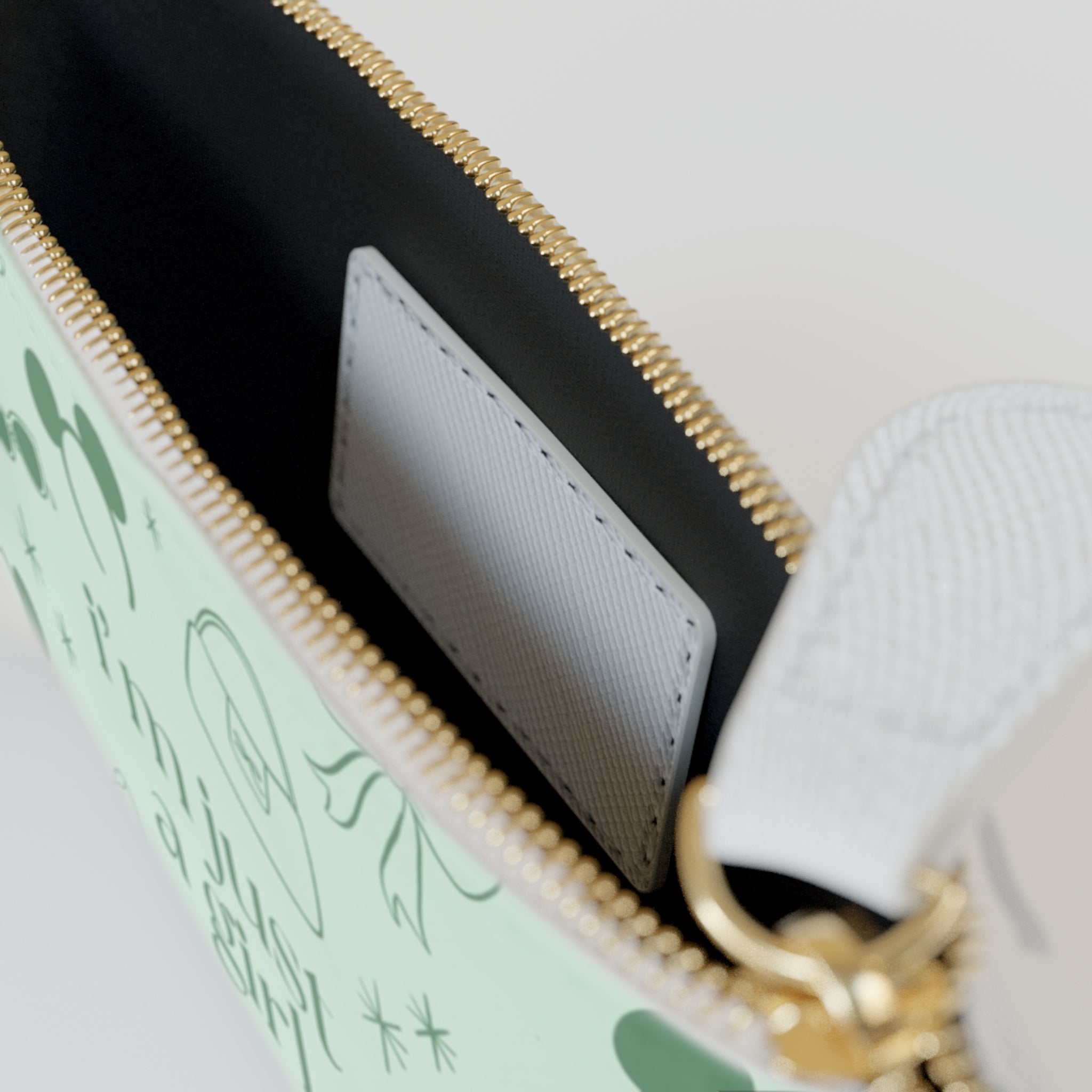 Small Pouch - I’m Just a Girl (green)