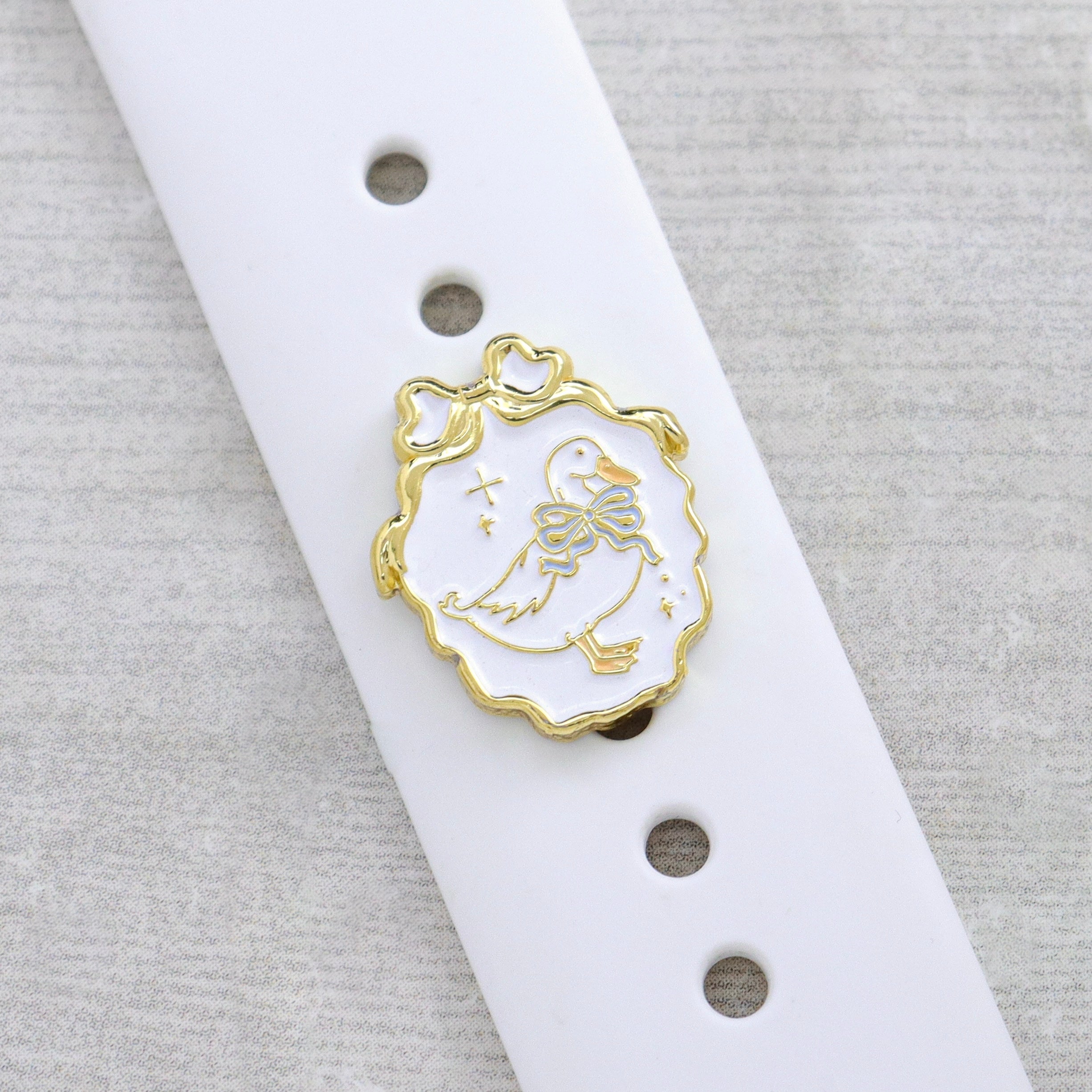 Band Stud® - Hub Grass & Castle Views