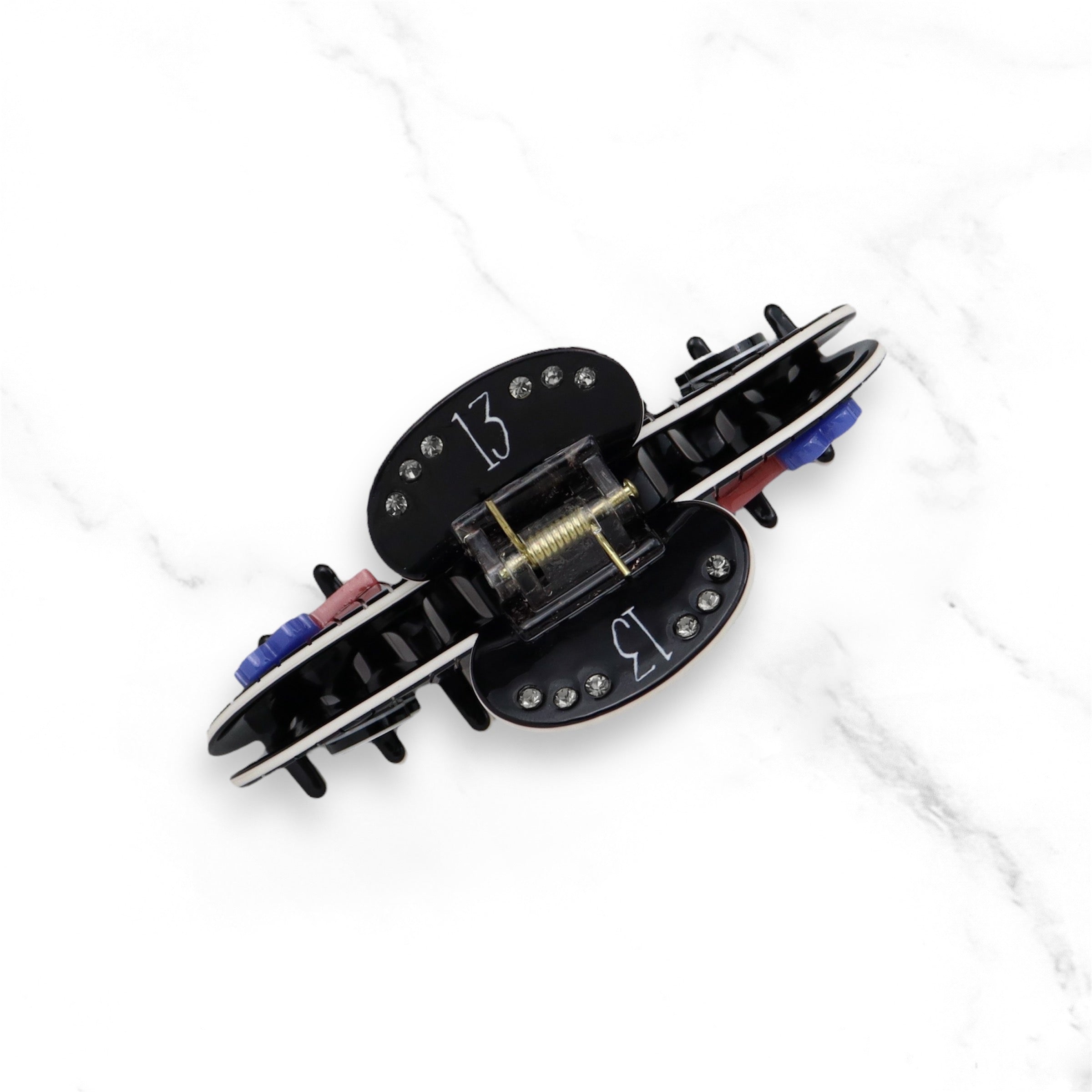 Claw Clip ~ NBC ~ Man Eating Wreath