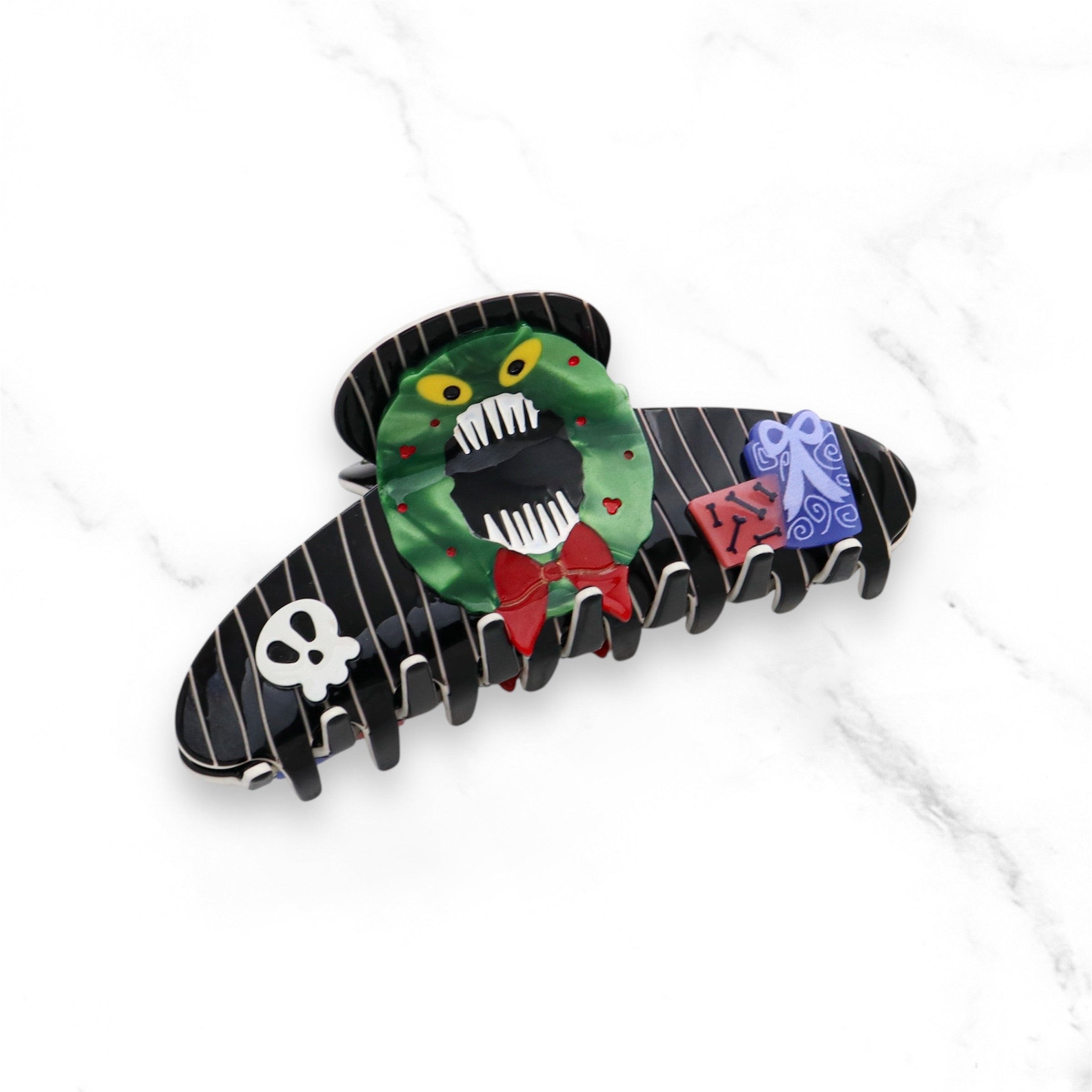 Claw Clip ~ NBC ~ Man Eating Wreath