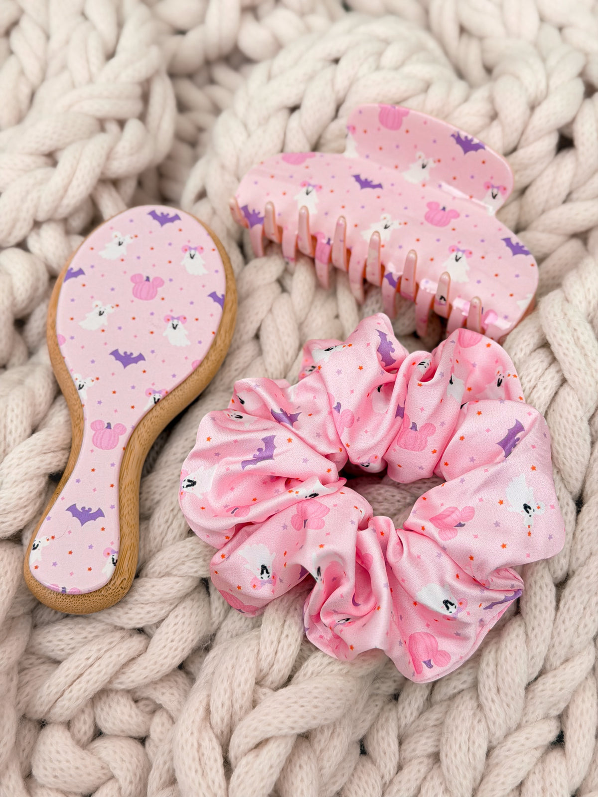 A Cutie Ghost ~ Halloween Collection ~ Claw, Scrunchie, Brush